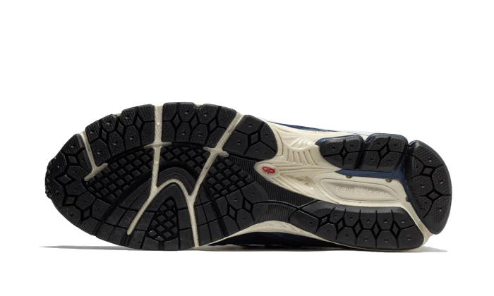 New Balance 2002R Gore-Tex Navy Arctic Grey - Image 3