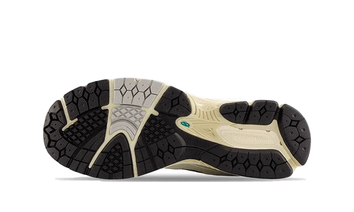 New Balance 2002R Sea Salt Vintage Teal - Image 3