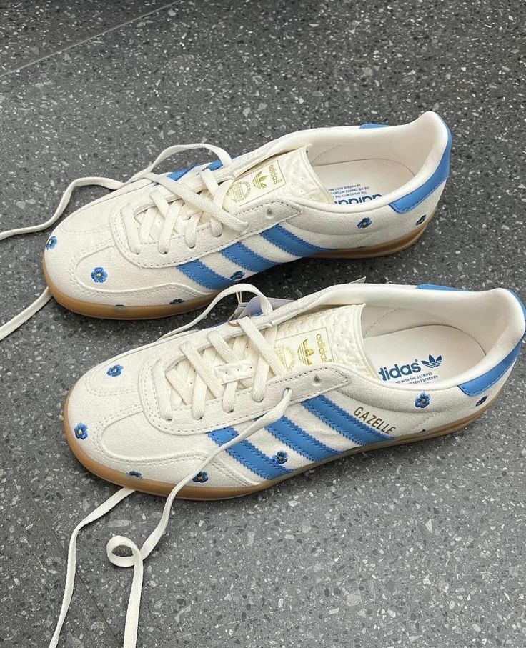 Adidas Gazelle Indoor Light Blue Floral - Image 2