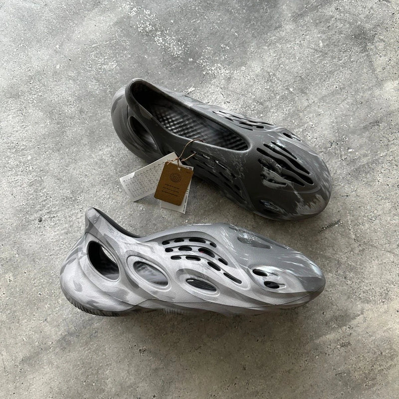 Adidas Yeezy Foam RNNR MX Granite - Image 2
