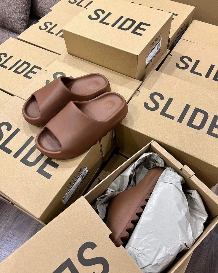 Adidas Yeezy Slide Flax - Image 2