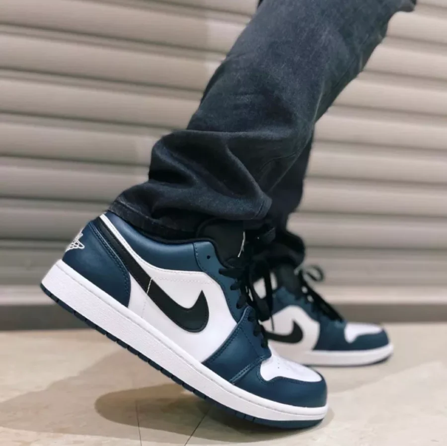 Air Jordan 1 Low Dark Teal - Image 3
