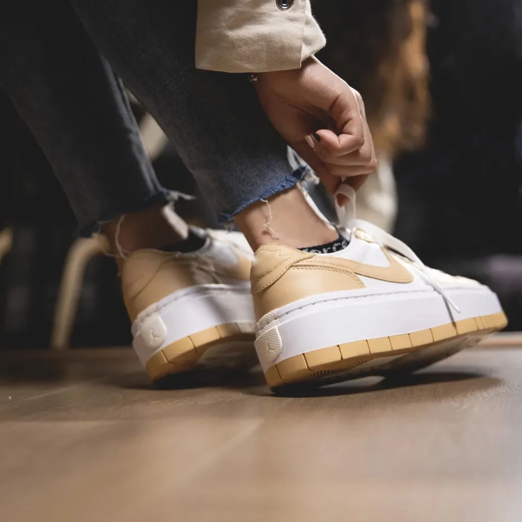 Air Jordan 1 Low Elevate Onyx - Image 3