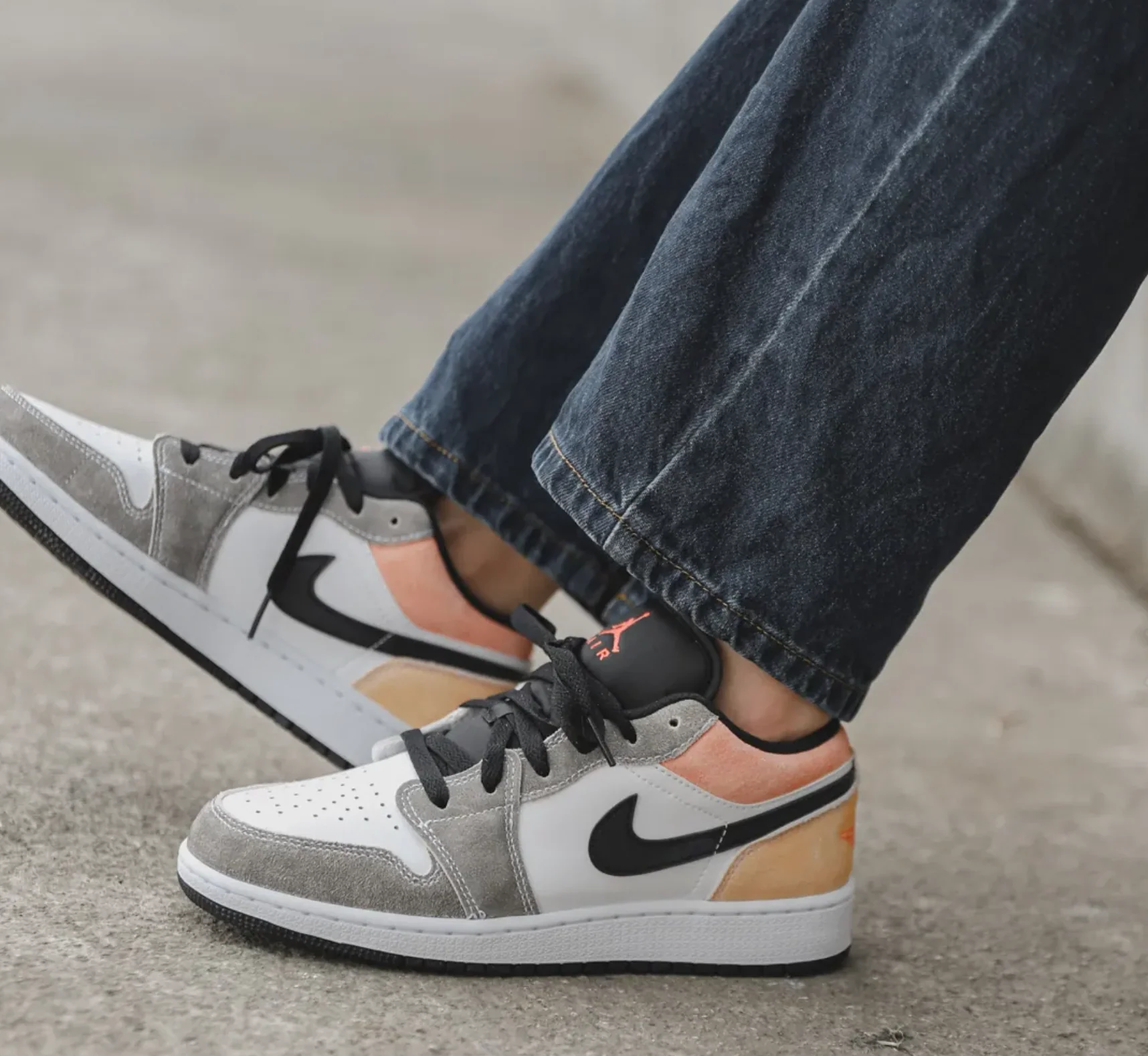 Air Jordan 1 Low Flight Club - Image 2