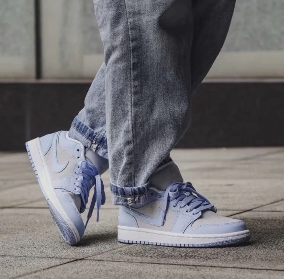 Air Jordan 1 Low Football Grey Aluminum - Image 2