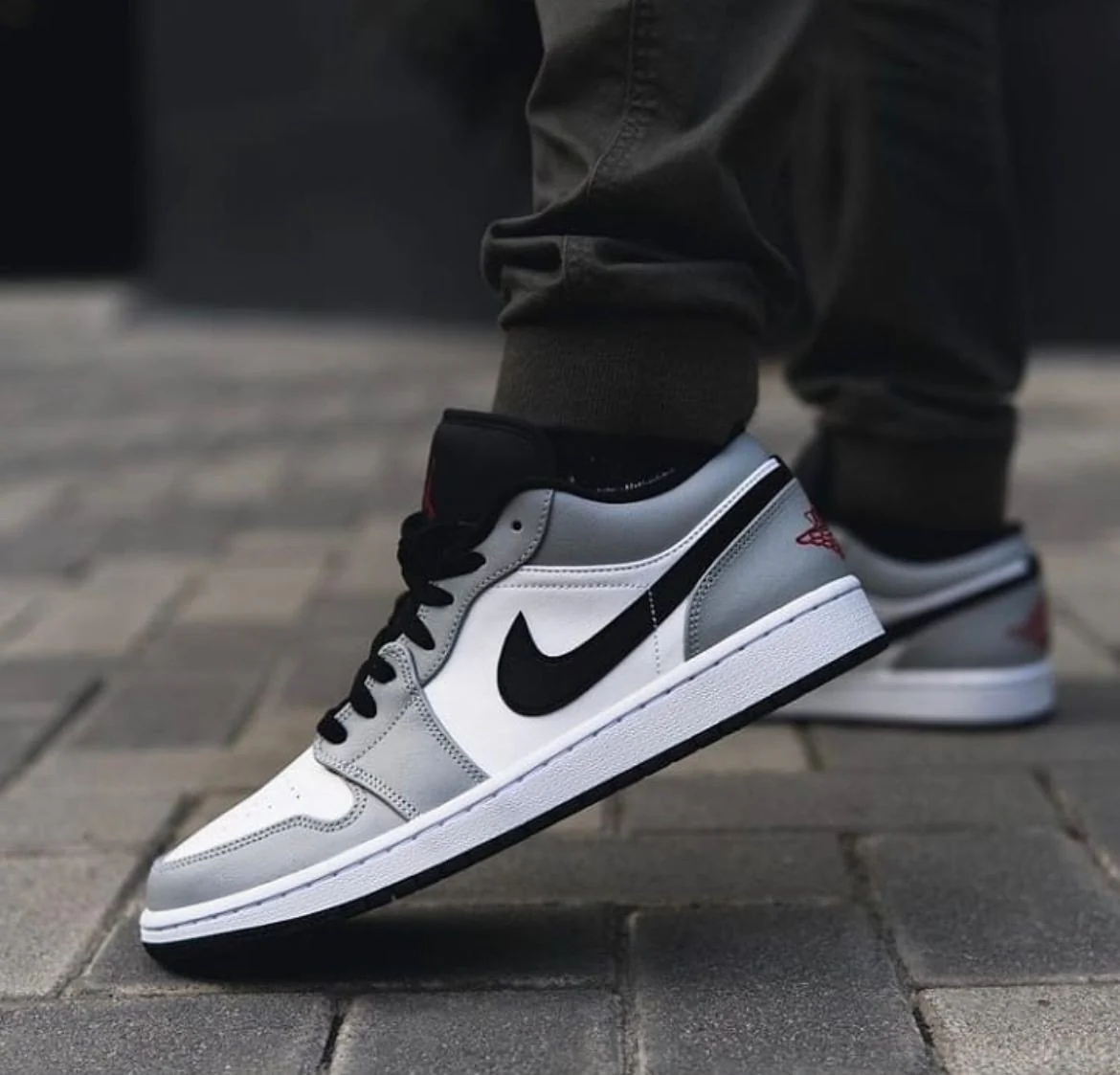 Air Jordan 1 Low Light Smoke Grey - Image 5