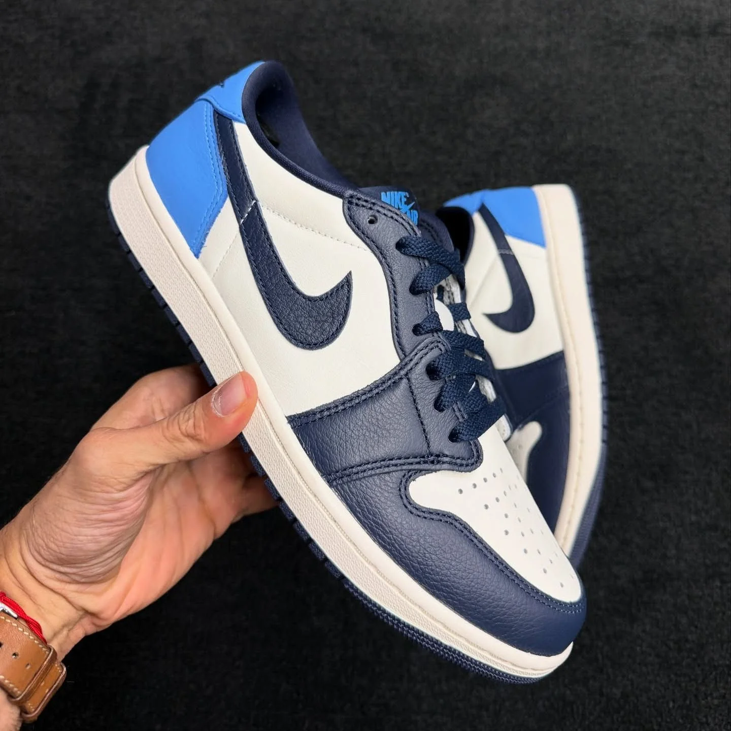 Air Jordan 1 Low OG Obsidian UNC - Image 2