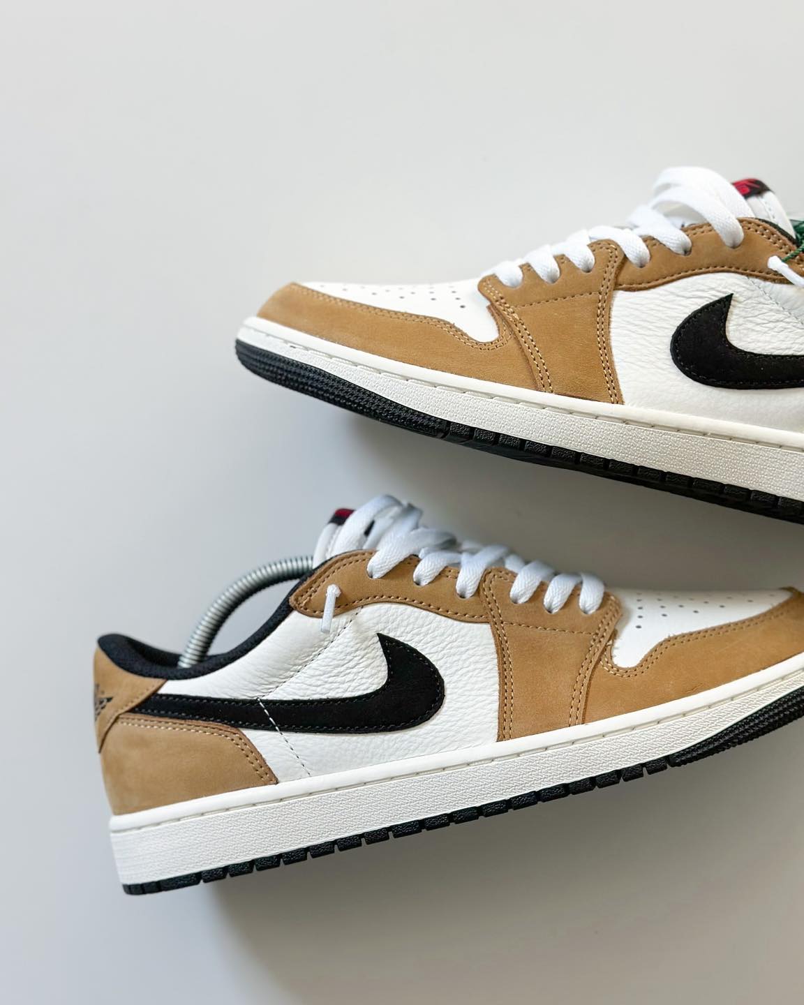 Air Jordan 1 Low OG Rookie Of The Year - Image 4