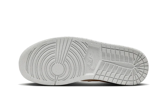 Air Jordan 1 Low SE Celestial Gold - Image 4