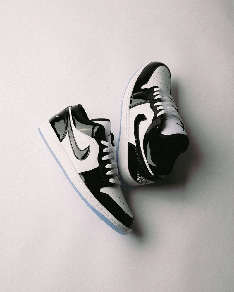 Air Jordan 1 Low SE Concord - Image 2
