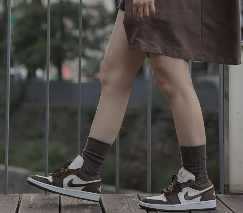 Air Jordan 1 Low SE Light Olive - Image 4