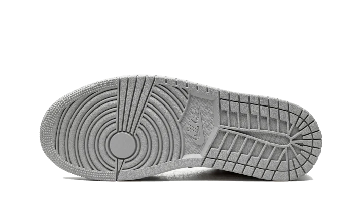 Air Jordan 1 Low SE Light Smoke Grey Gym Red - Image 4