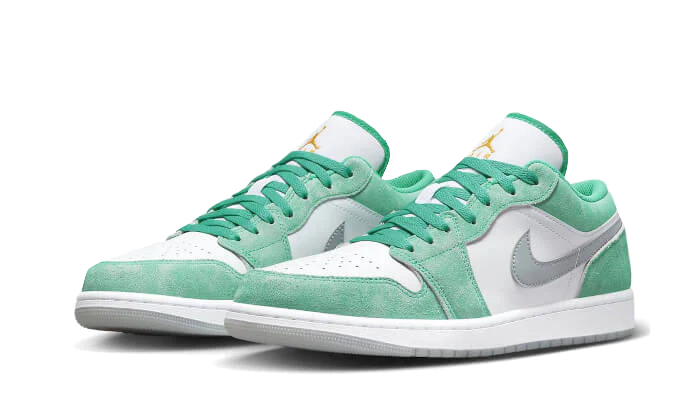 Air Jordan 1 Low SE New Emerald Grey - Image 4