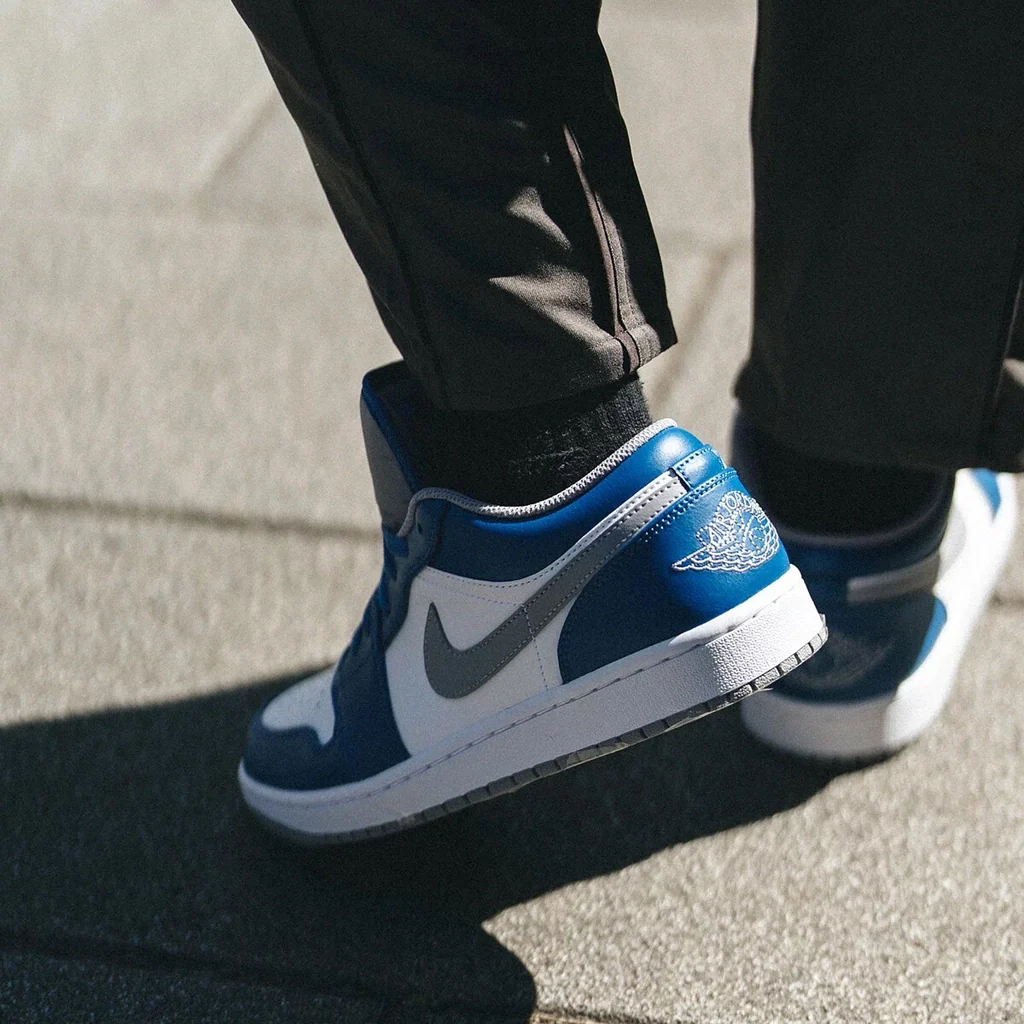 Air Jordan 1 Low True Blue - Image 4