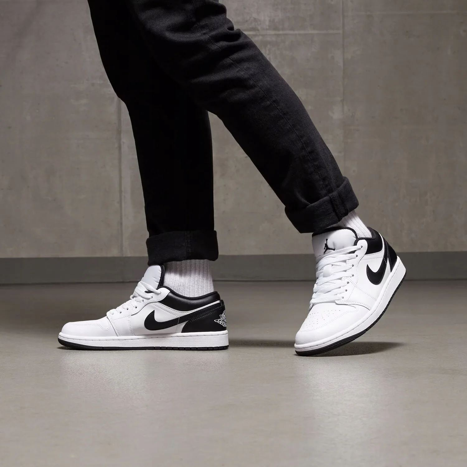 Air Jordan 1 Low White Black - Image 3