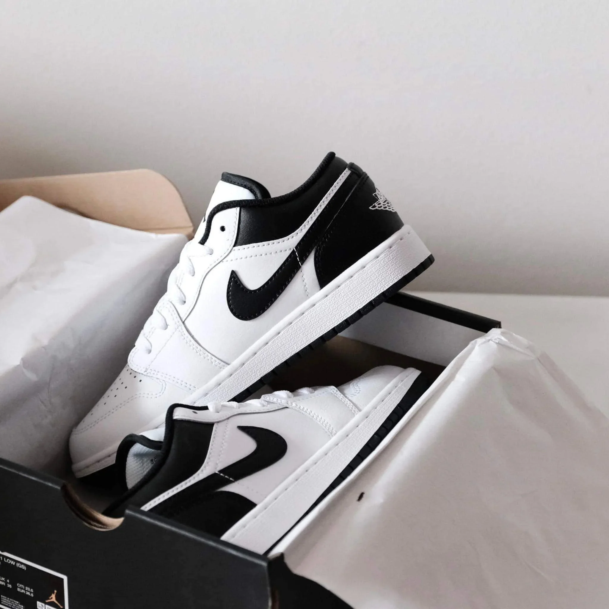 Air Jordan 1 Low White Black - Image 7