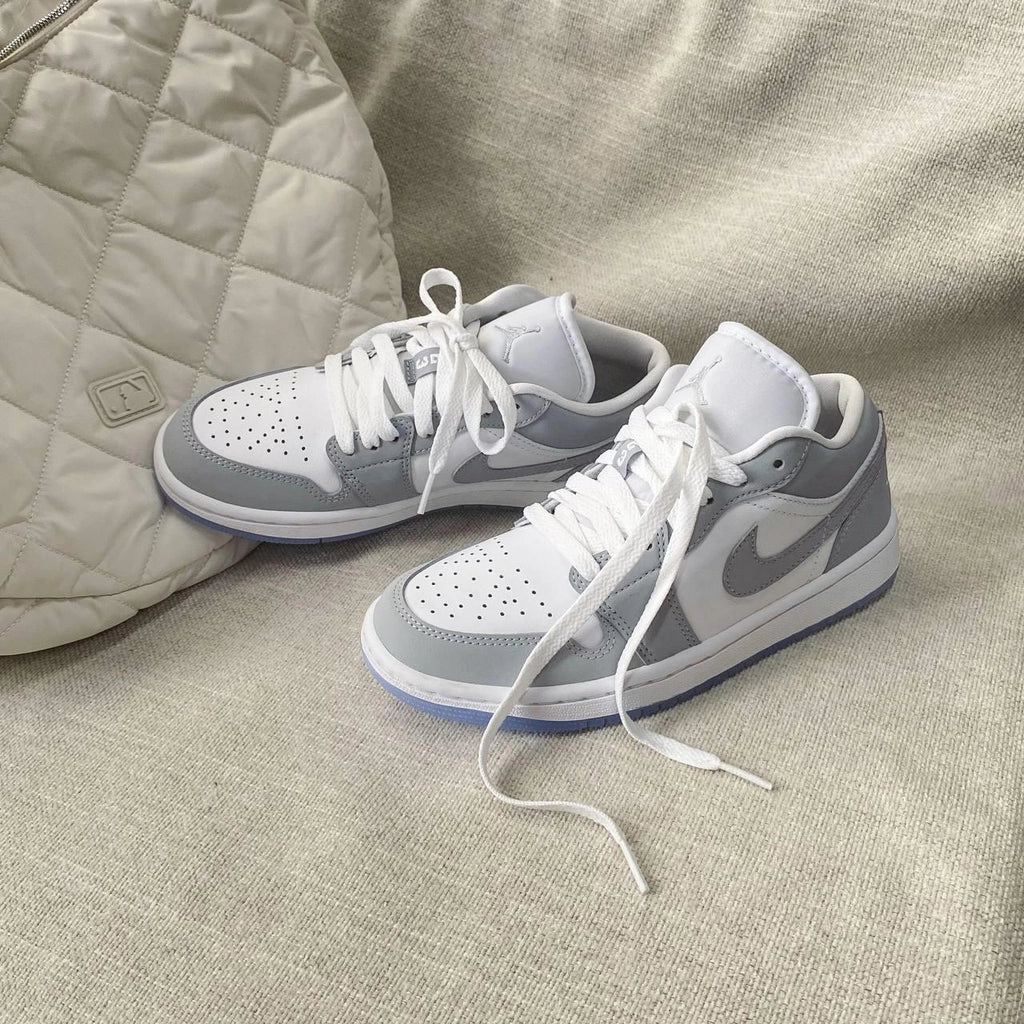 Air Jordan 1 Low Wolf Grey - Image 2
