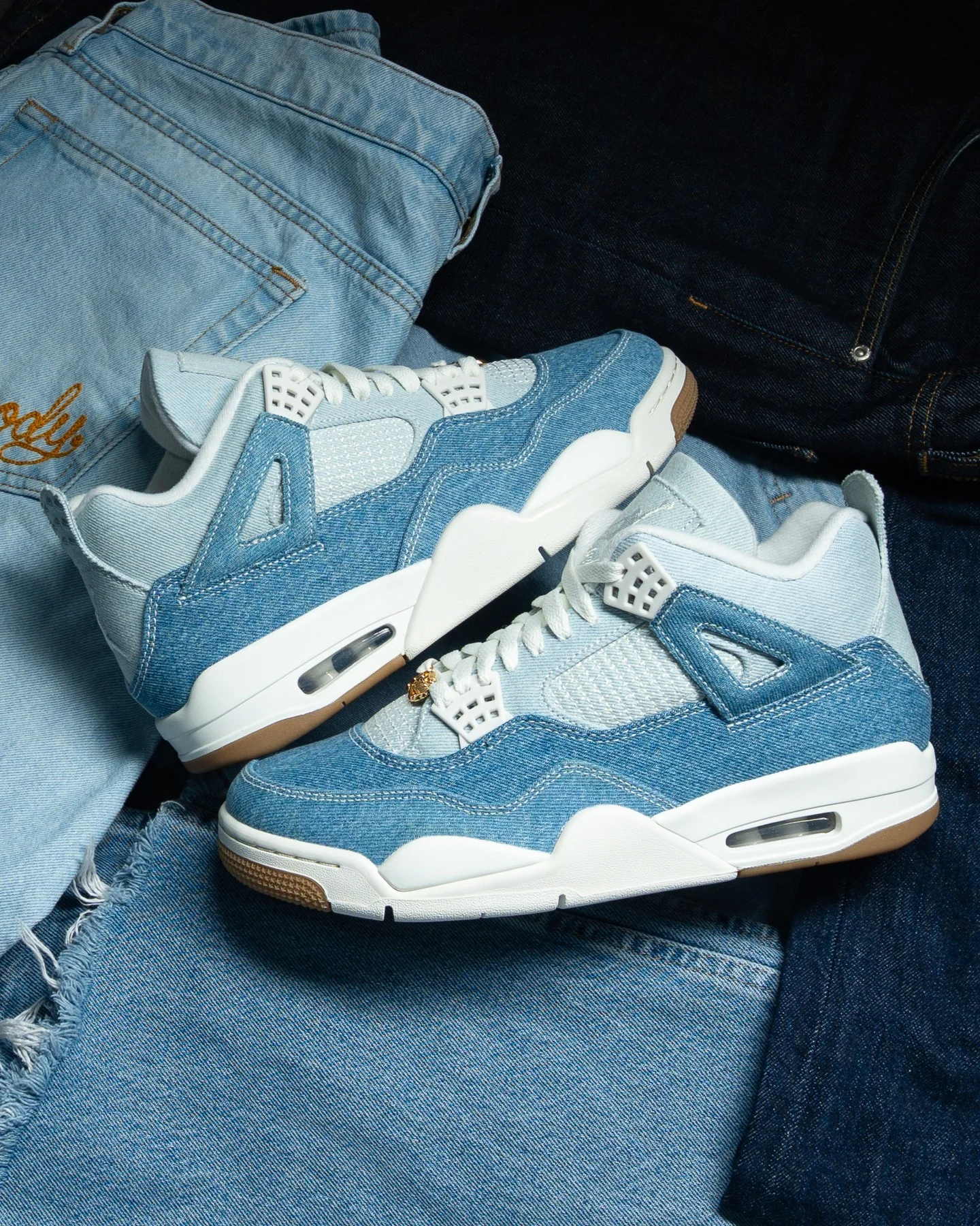 Air Jordan 4 Denim Worn Blue - Image 2