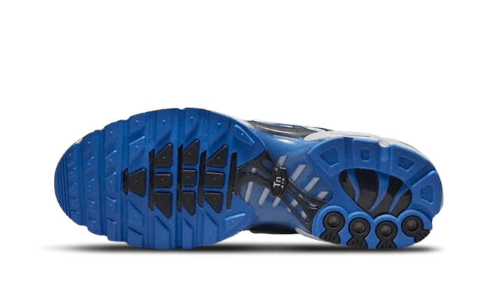Nike Air Max Plus SE Social FC - Image 4