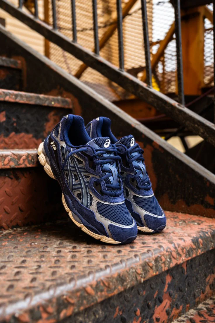 ASICS Gel-NYC Midnight Midnight - Image 2