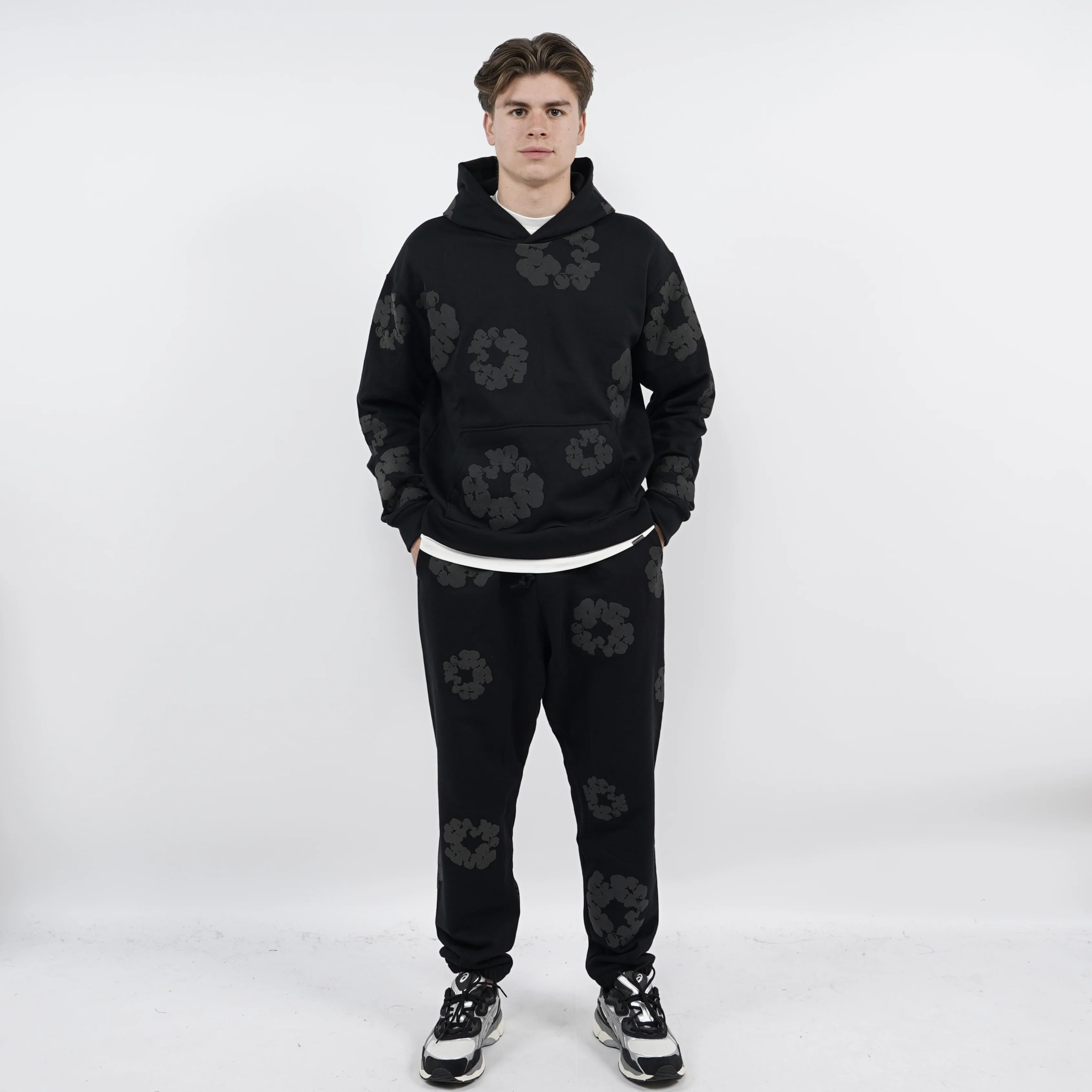 Denim Tears The Cotton Wreath Sweatpants Black Monochrome - Image 2