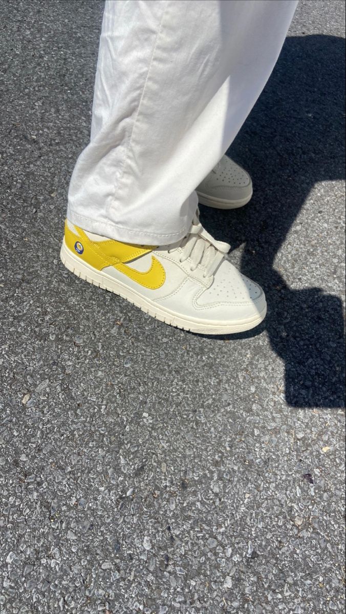 Nike Dunk Low Banana - Image 2