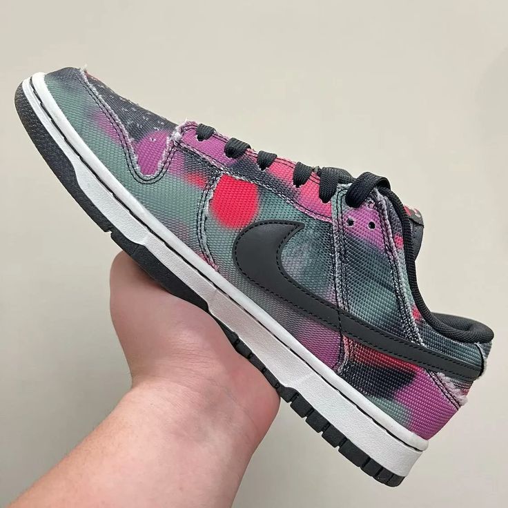 Nike Dunk Low Graffiti Pink - Image 2