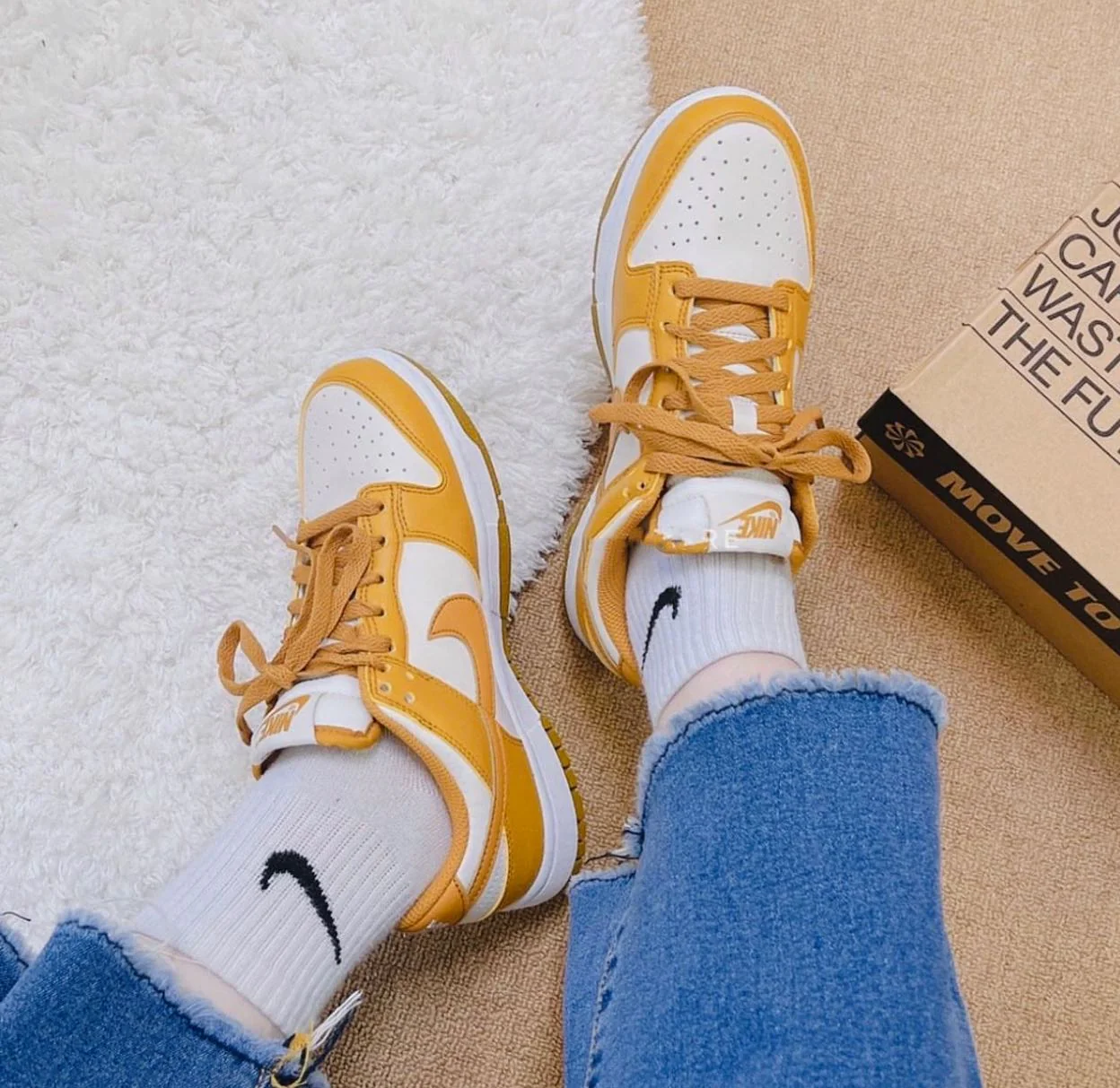 Nike Dunk Low Next Nature Light Curry - Image 2
