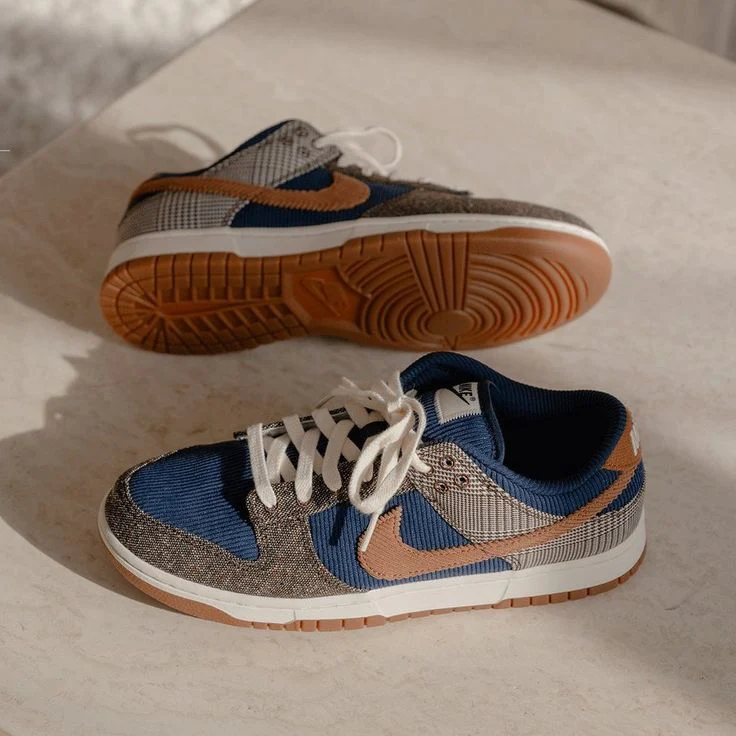 Nike Dunk Low Premium Tweed Corduroy - Image 2