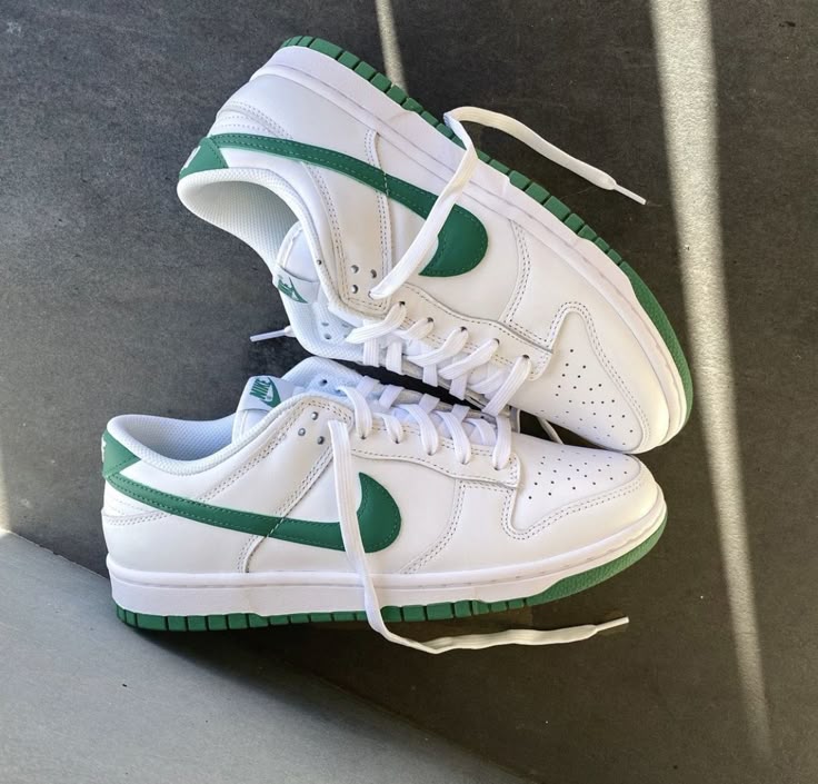 Nike Dunk Low Retro Summit White Malachite - Image 2