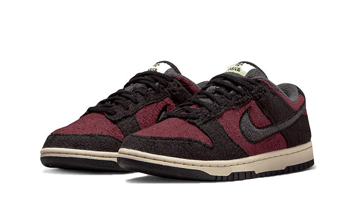 Nike Dunk Low SE Fleece Burgundy Crush - Image 4