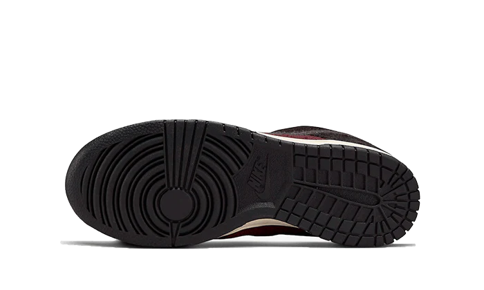 Nike Dunk Low SE Fleece Burgundy Crush - Image 5