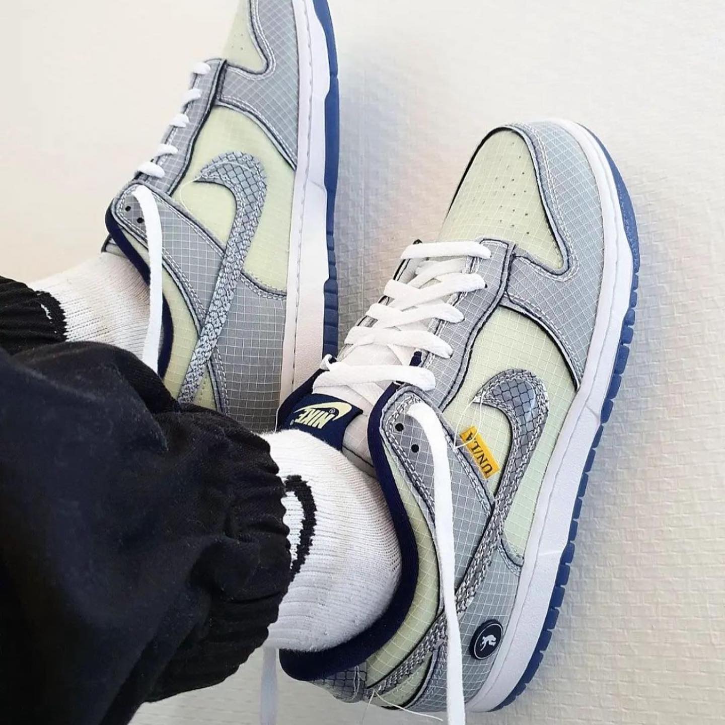 Nike Dunk Low Union Passport Pack Pistachio - Image 2