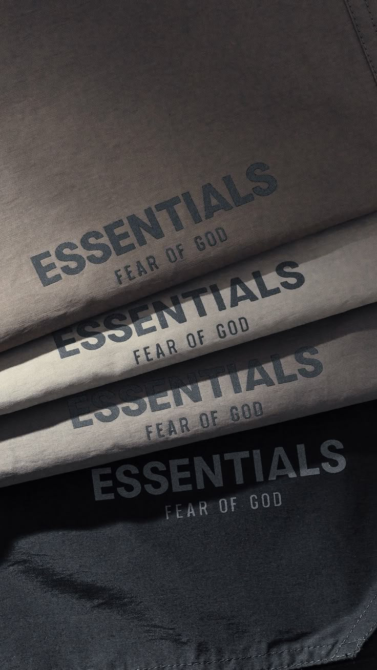 Fear of God Essentials FW20 T-Shirt Applique Moss - Image 2