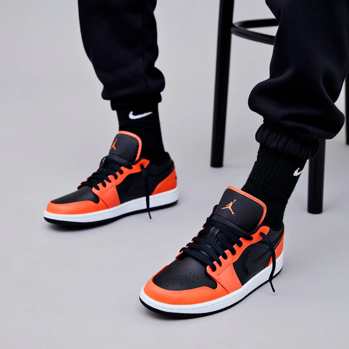 Jordan 1 Low SE Black Turf Orange - Image 3