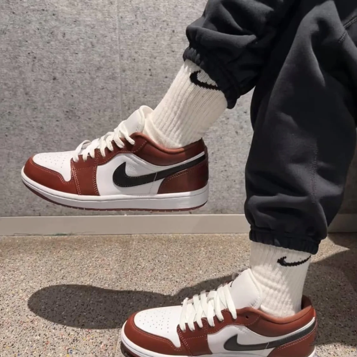 Jordan 1 Low SE Dark Pony - Image 7