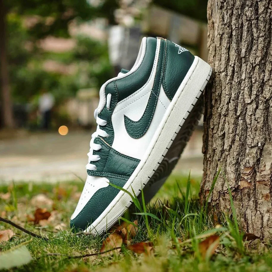 Jordan 1 Low SE Oxidized Green - Image 2
