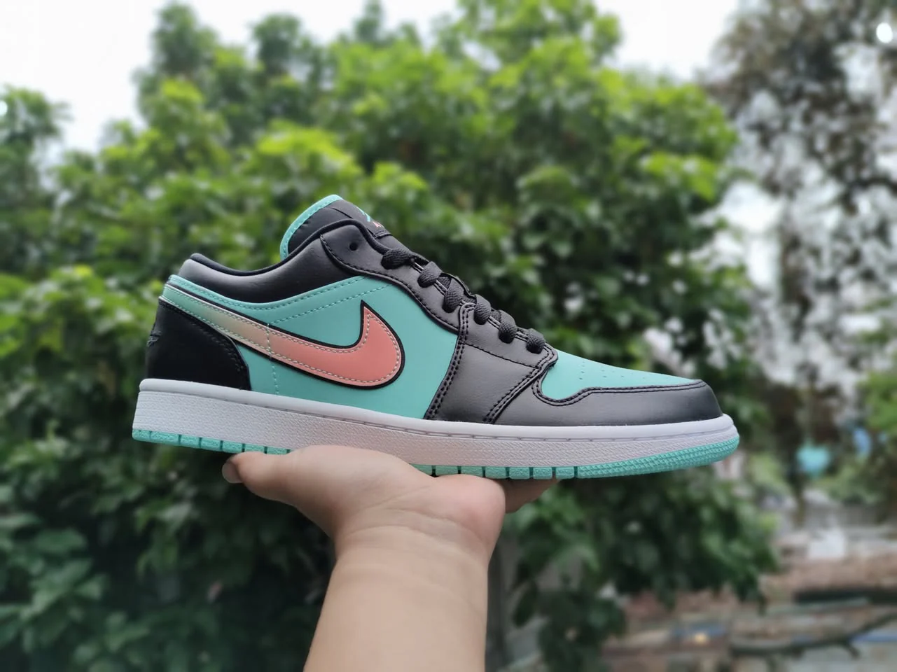 Jordan 1 Low SE Tropical Twist - Image 3