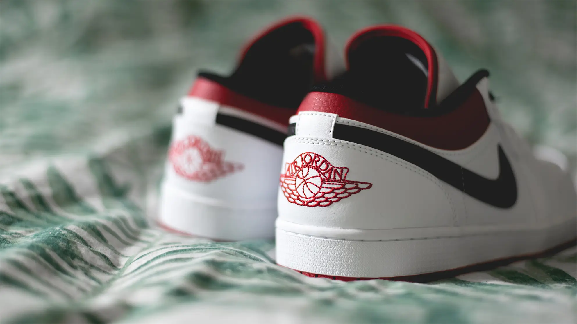 Jordan 1 Low White University Red Black - Image 2