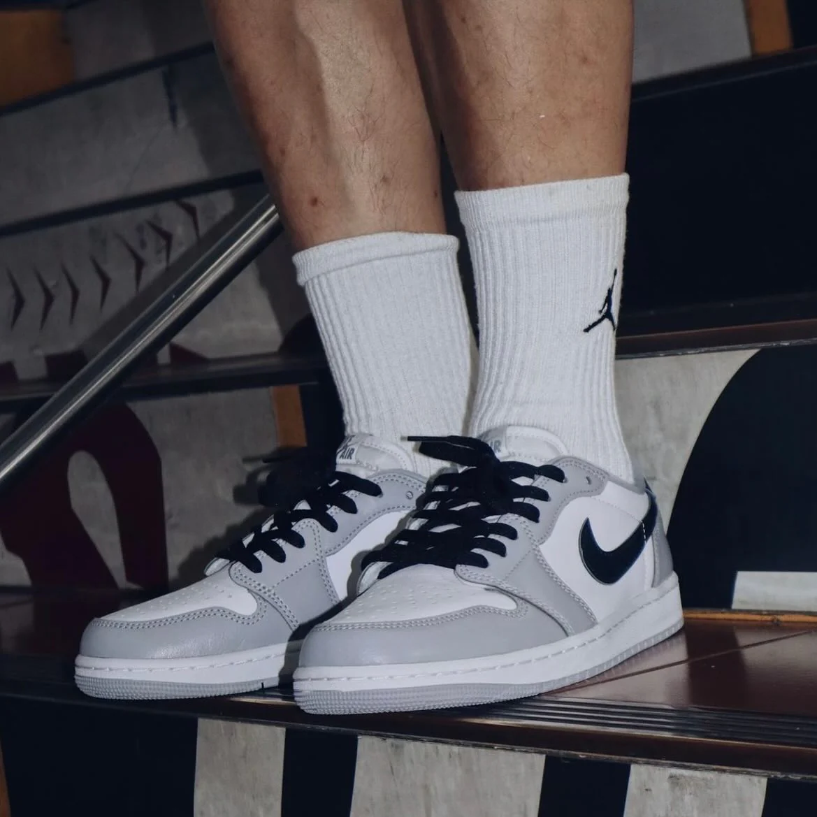 Jordan 1 Retro Low OG Barons - Image 6
