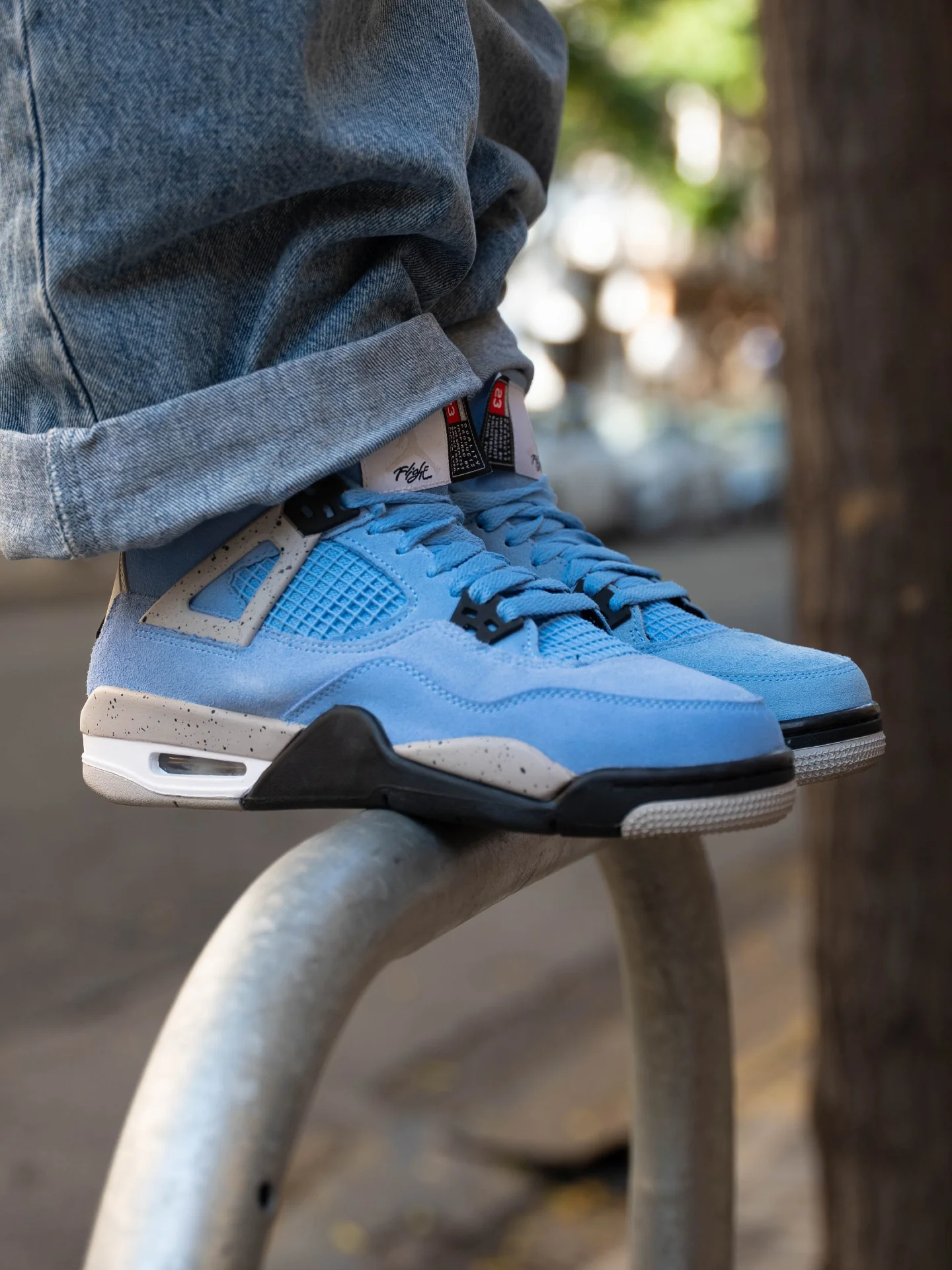 Jordan 4 Retro University Blue - Image 2