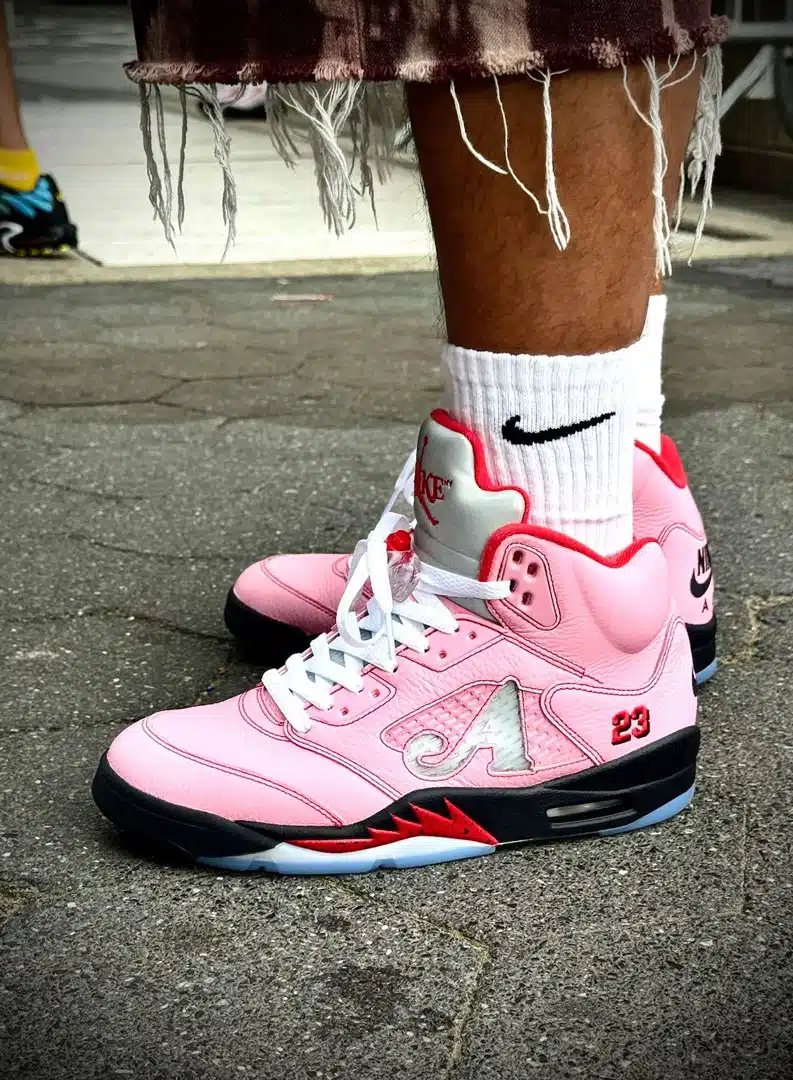 Jordan 5 Retro Awake NY Arctic Pink - Image 2