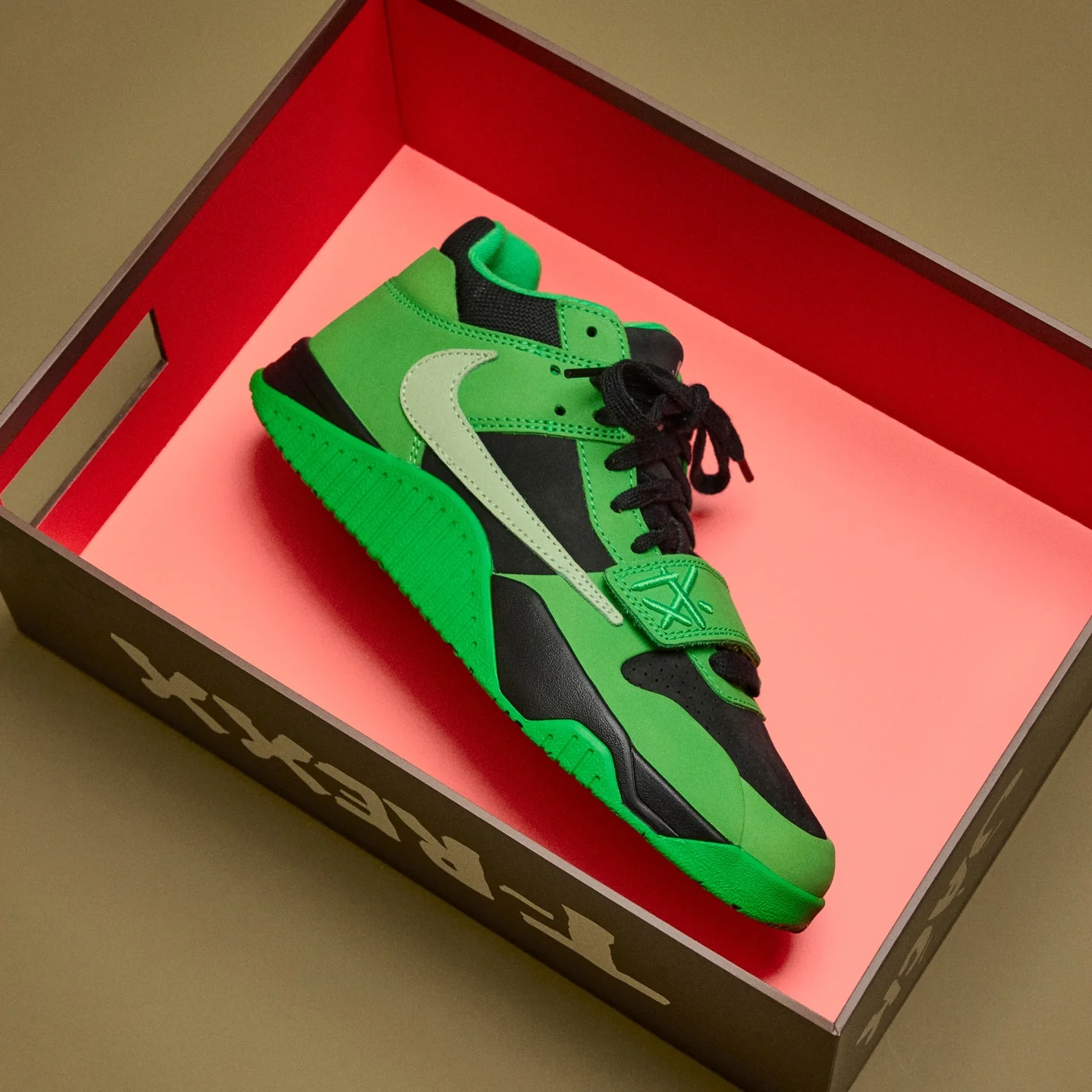 Jordan CJ1 T-Rexx Travis Scott Green Spark - Image 2