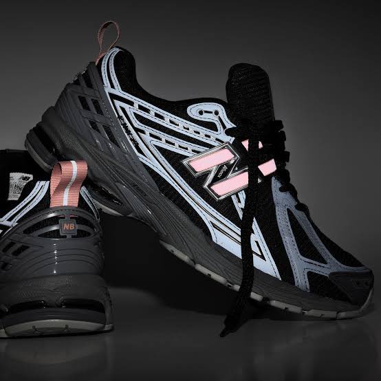 New Balance 1906R Black Pink Moon - Image 4