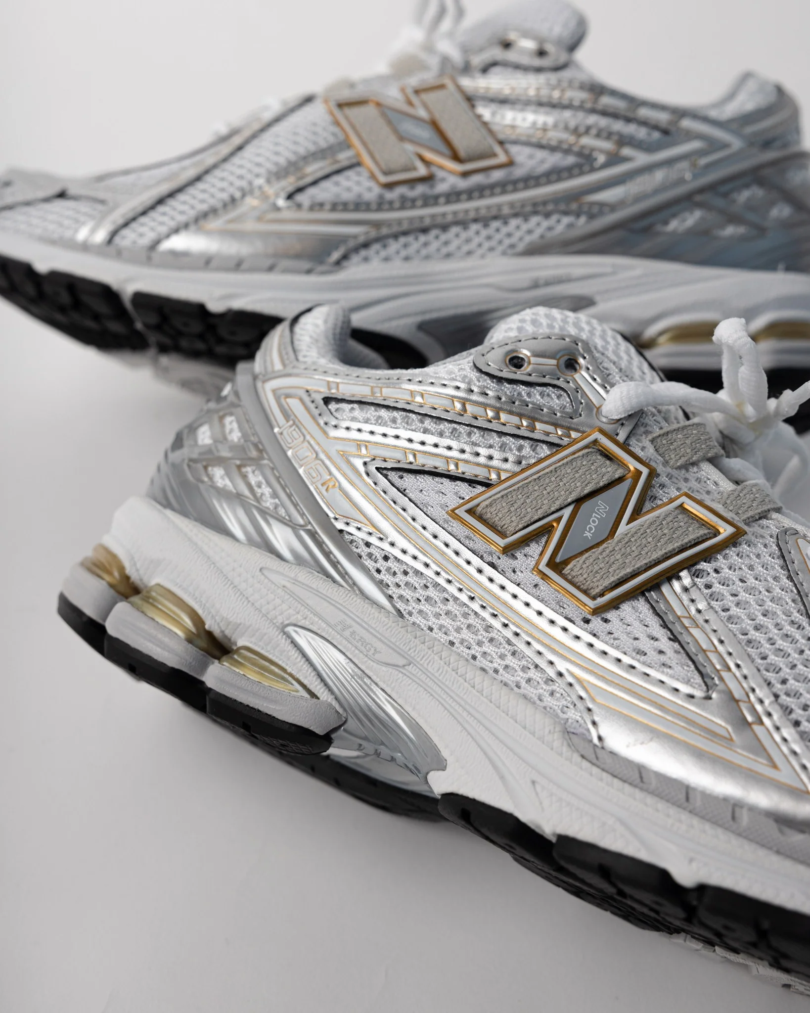 New Balance 1906R White Rain Cloud Silver Metallic - Image 2