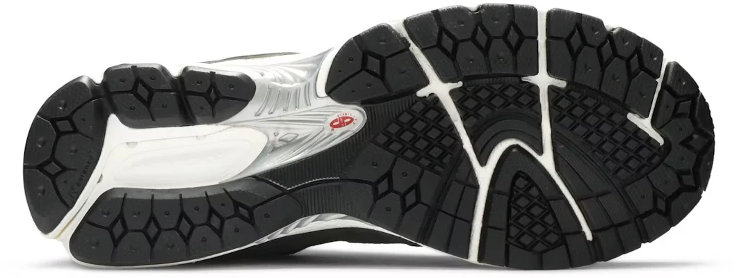 New Balance 2002R Black Grey - Image 4