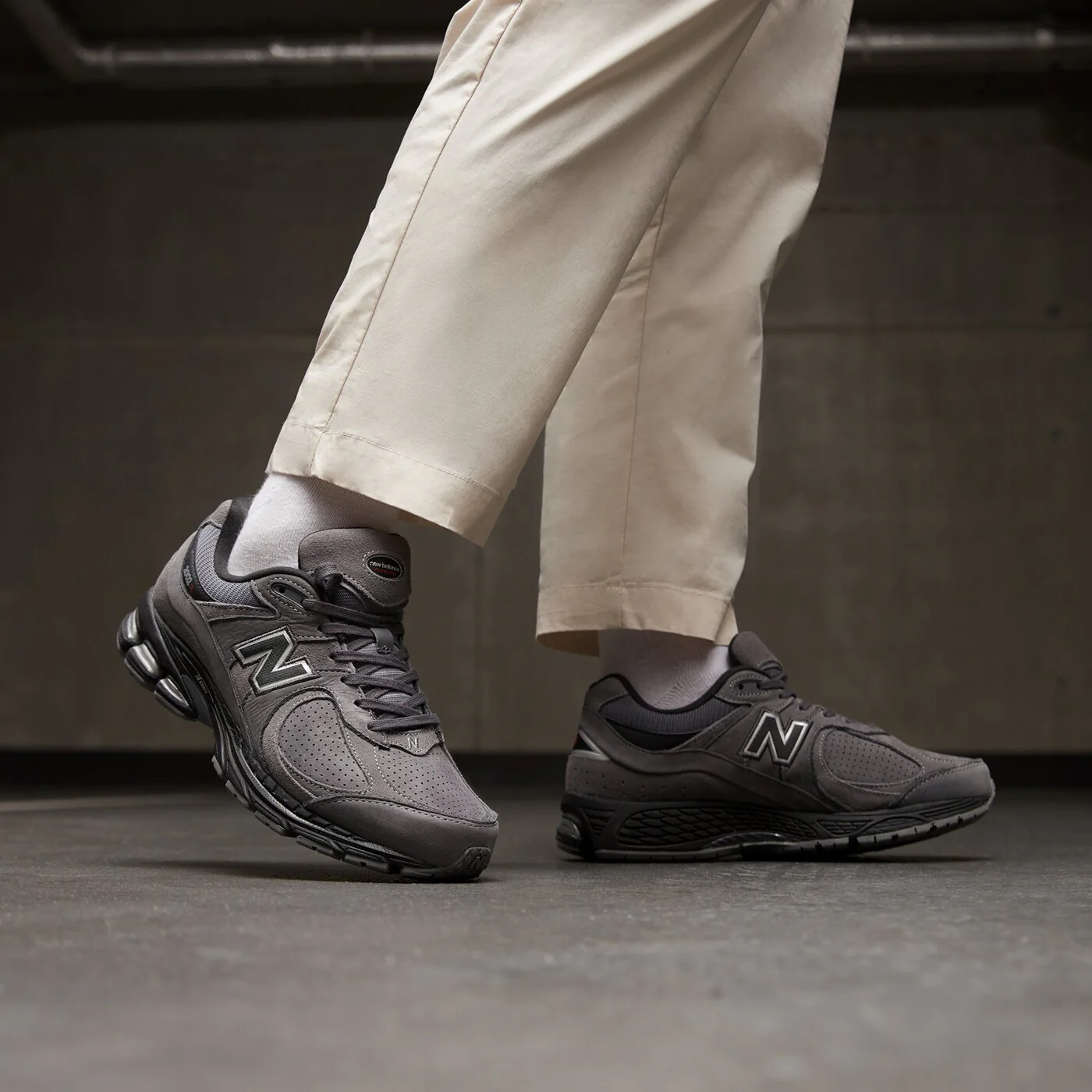 New Balance 2002R Castlerock Black - Image 2