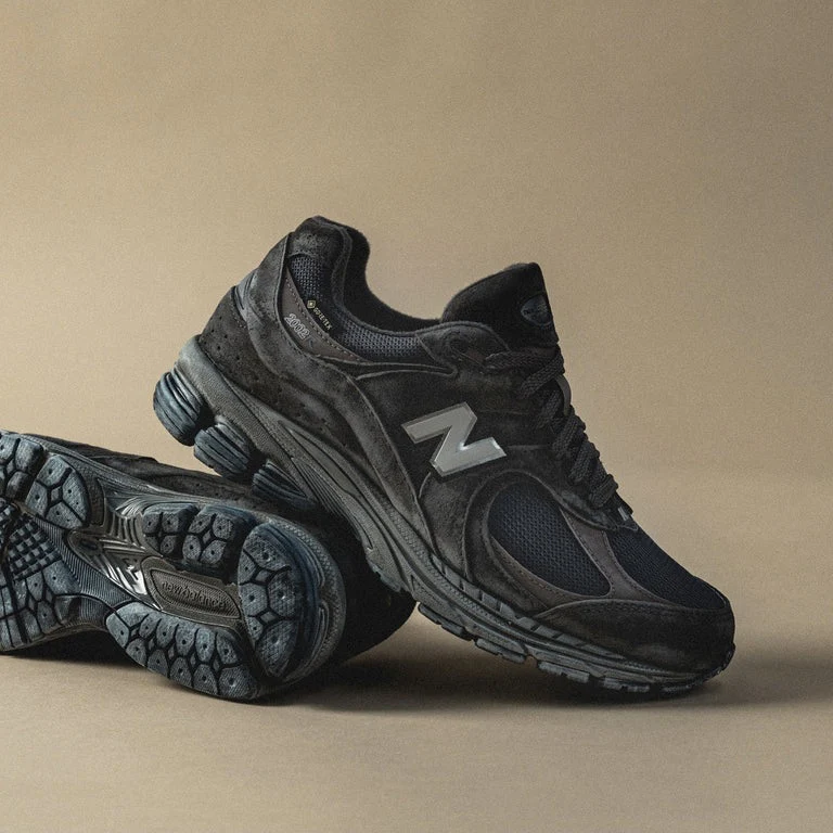 New Balance 2002R Gore-Tex Magnet Mood Indigo - Image 2