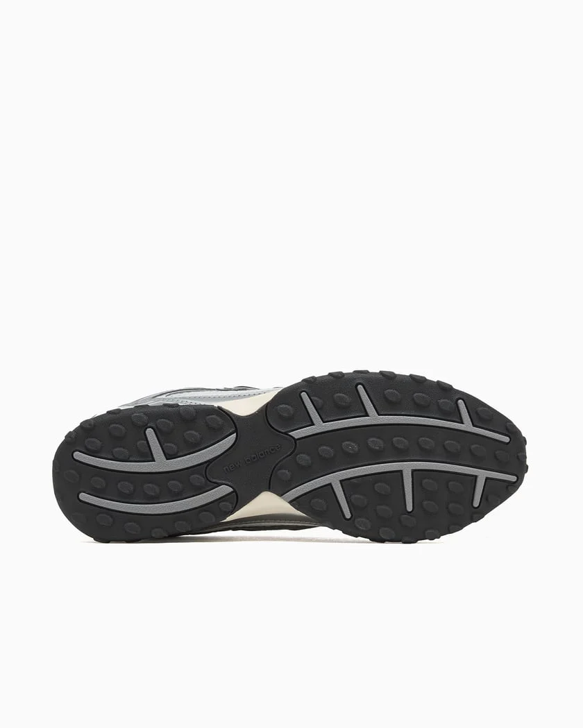 New Balance 204L Silver Metallic Black - Image 7