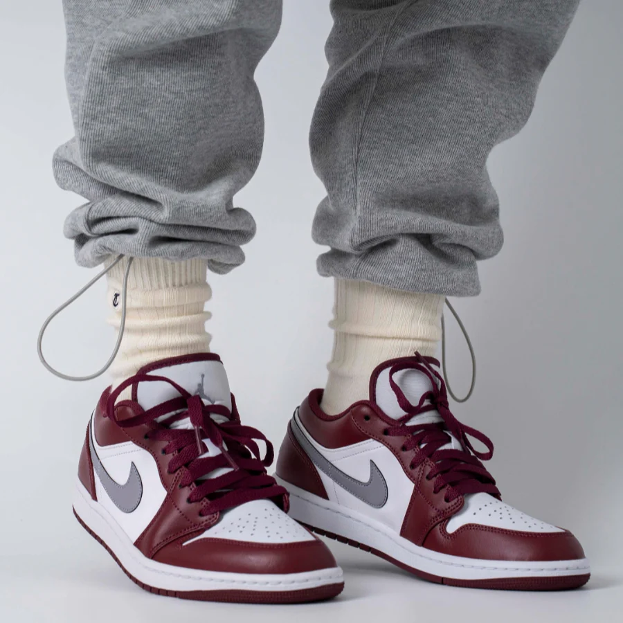 Nike Air Jordan 1 Low Bordeaux - Image 3
